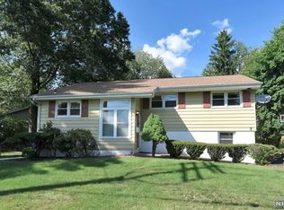 7 Delmar Ave, Cresskill, NJ 07626