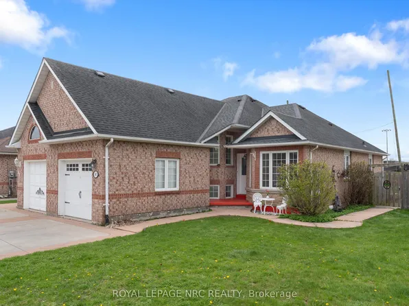 147 Saint Lawrence Dr, Welland, ON L3C 7H6