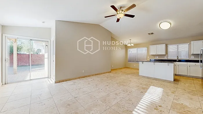 3259 E Kerry Ln — Photo 7