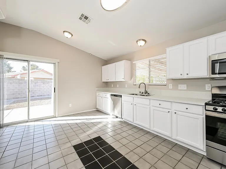 927 River Mountain Dr — Photo 6