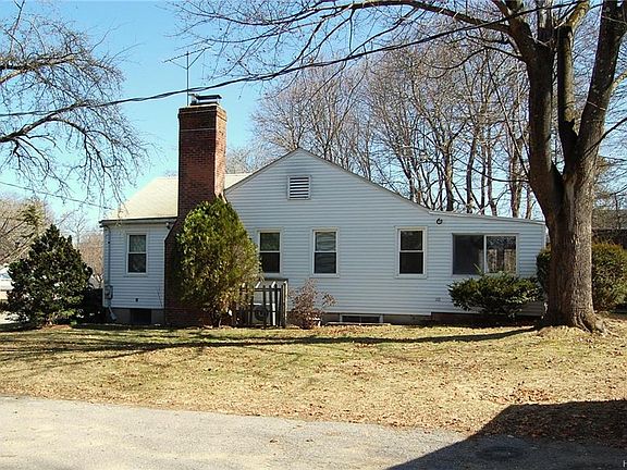 2nd image of 4 Maplewood Dr