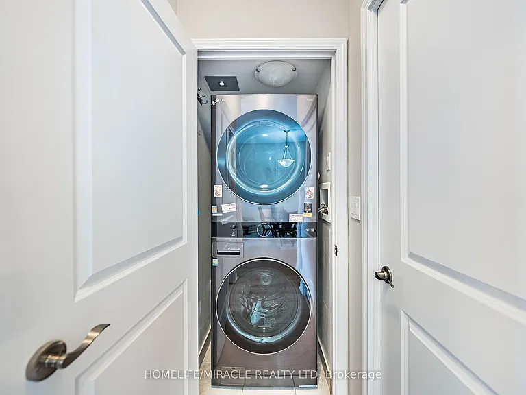 18 Harding Blvd #121 — Photo 32
