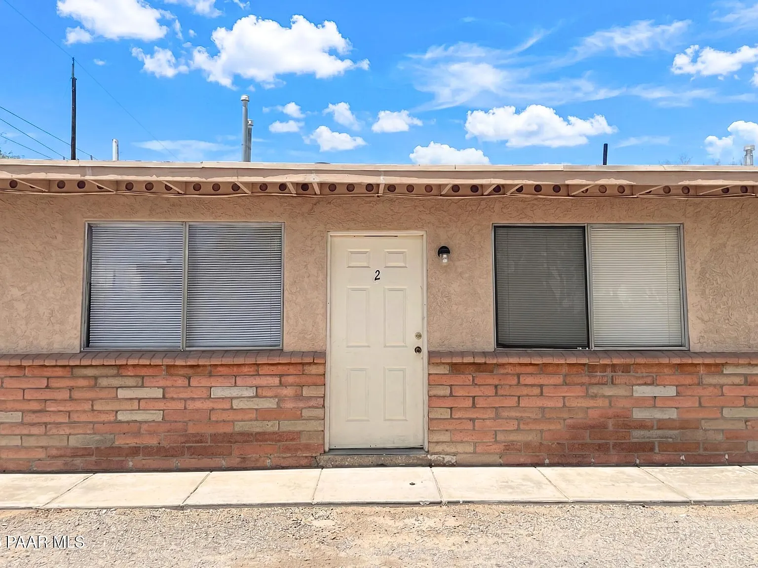 2 bed, 1.0 bath, 675 sqft, $799 — Photo 1
