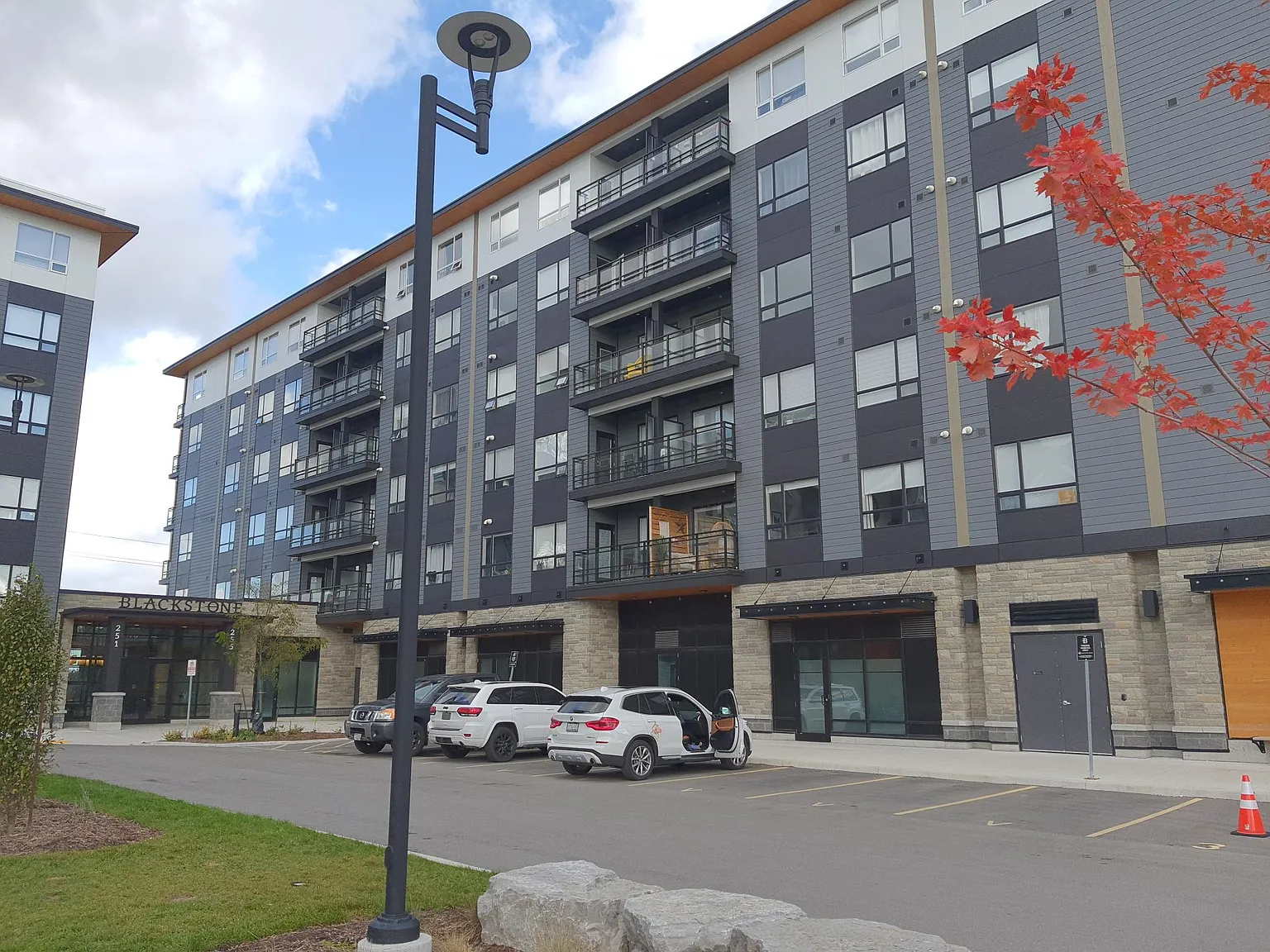 2 bed, 800 sqft, $2,110 — Photo 1