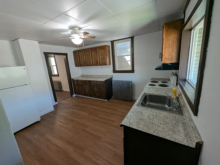 210 Coal St — Photo 8