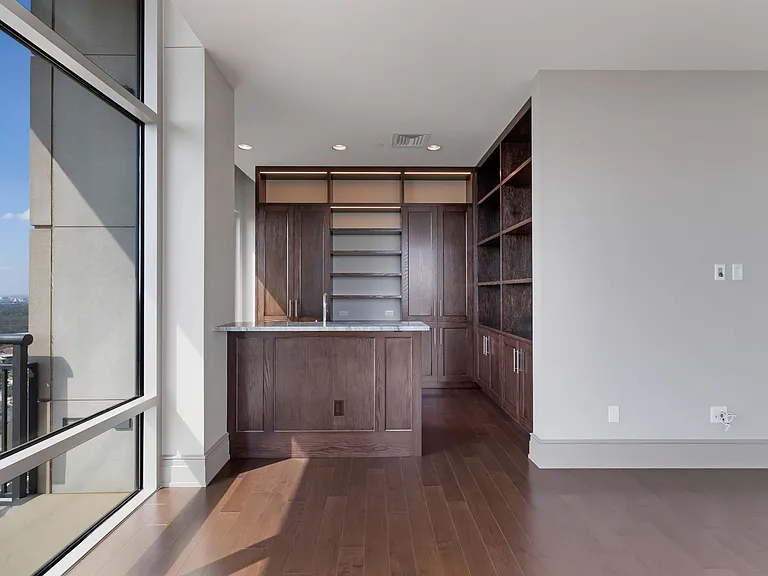 4242 Broadway #2002 — Photo 15