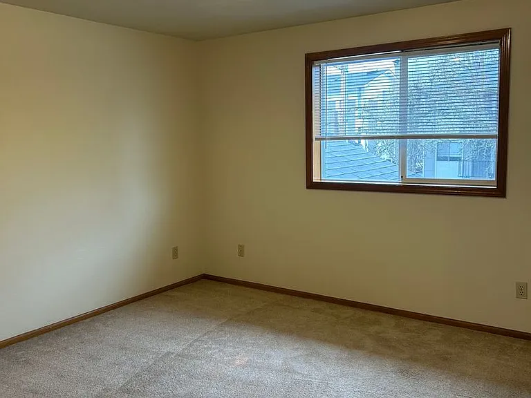 2150-2152 NW Taylor Ave — Photo 8