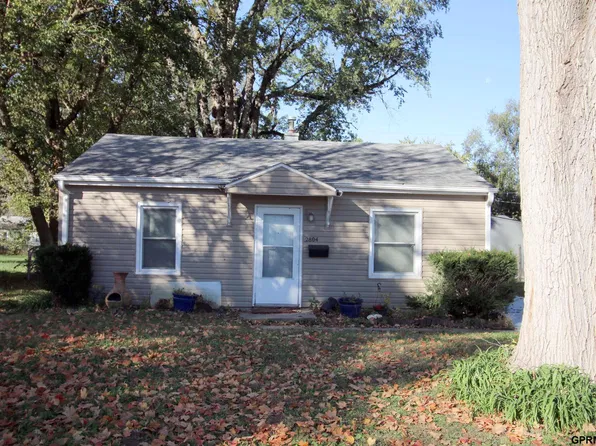 2804 Jefferson St, Bellevue, NE 68005
