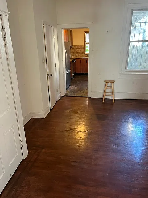 4 bed, 2.5 bath, 1900 sqft, $2,300 — Photo 4
