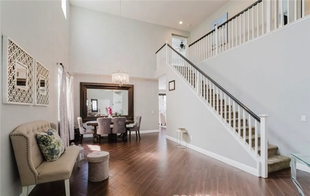 4 bed, 2235 sqft, $4,300 — Photo 2