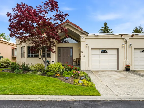 650 Lexington Dr Unit 212, Kelowna, BC V1W 3B6