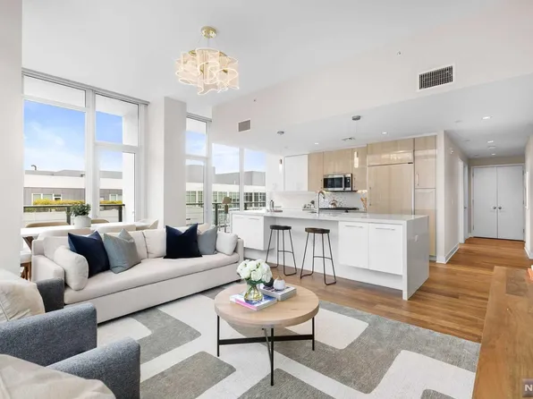 1200 Avenue At Port Imperial #Penthouse 701, Weehawken, NJ 07086