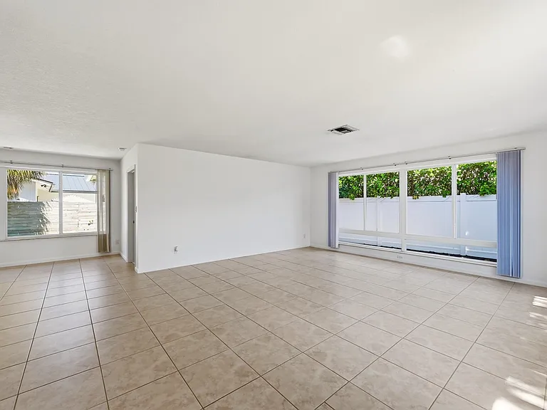 4454 W Tradewinds Ave — Photo 7