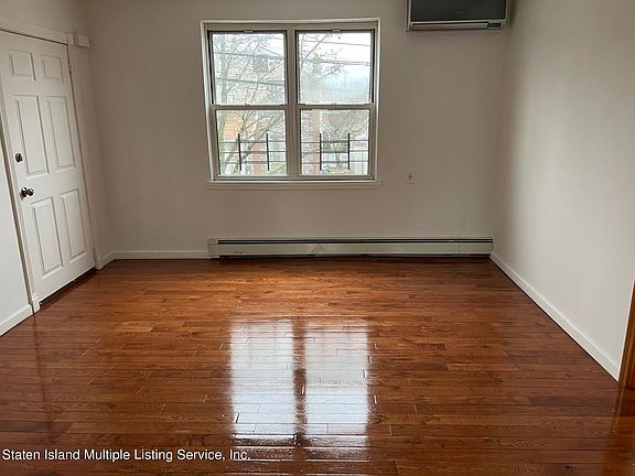 4th image of 348 Mosel Ave