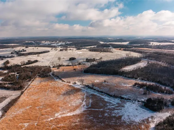 1734 Marshall Rd, Stoutland, MO 65567