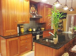 34 Rhodora St, Lowell, MA 01851