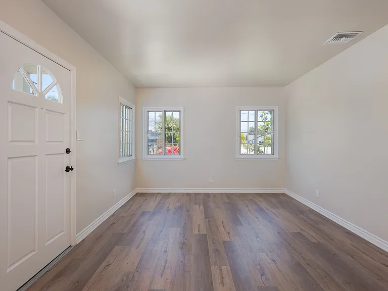 7731 Ferncola Ave — Photo 6