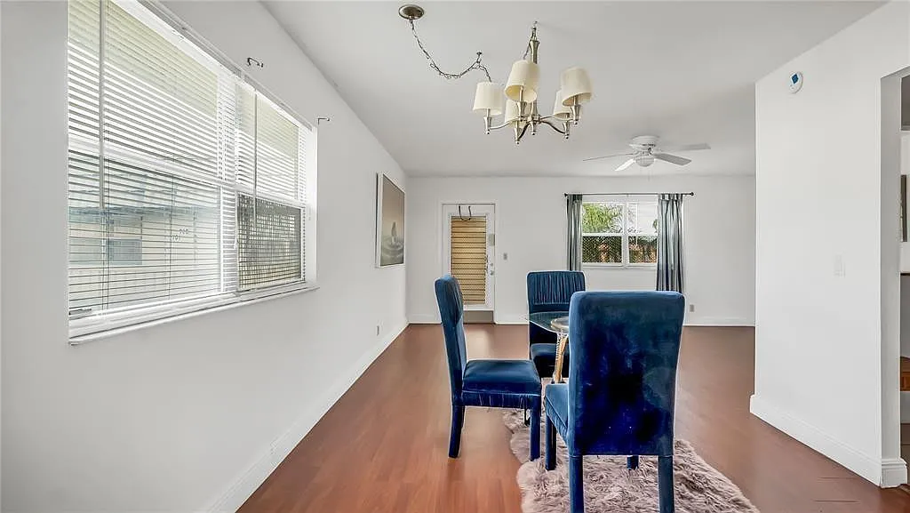 1 bed, 1.5 bath, $1,597 — Photo 4
