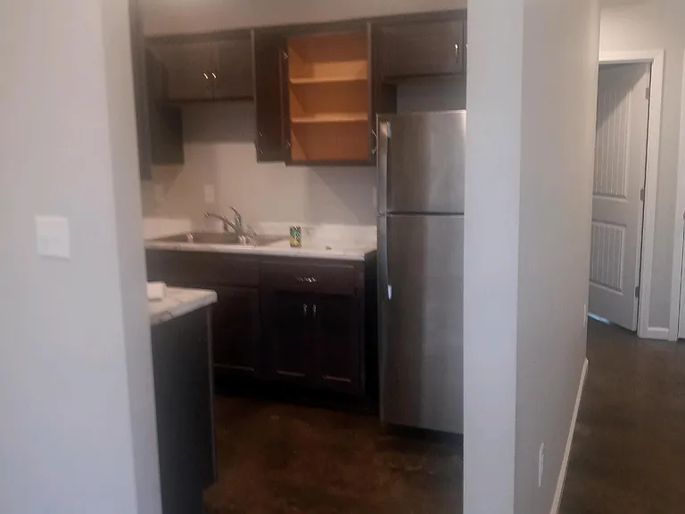 202 S Illinois St #D — Photo 9