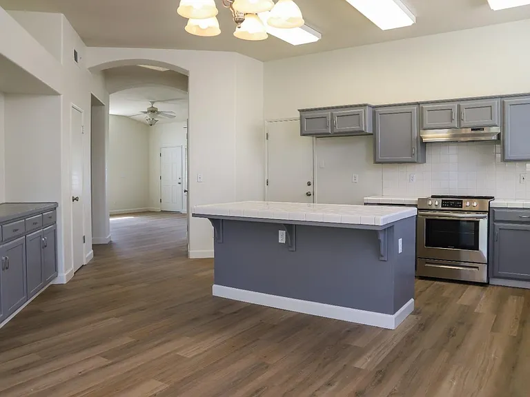 5662 N Delbert Ave — Photo 6
