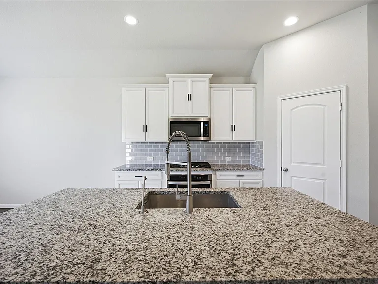 31122 Gullwing Manor Dr — Photo 10