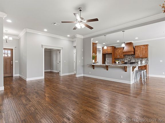 5th image of 8108 N 76th East Ave