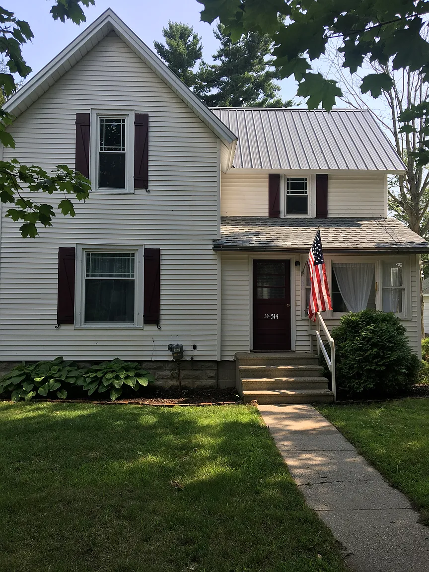 514 E Madison St photo 1
