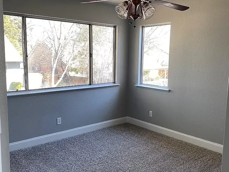 259 W Fallbrook Ave — Photo 12