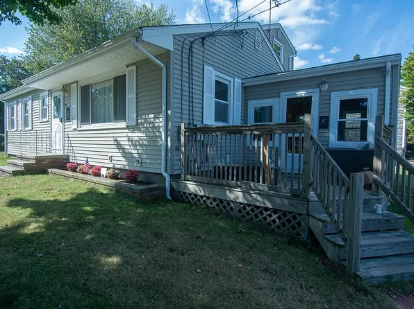79 Hopeworth Ave, Bristol, RI 02809
