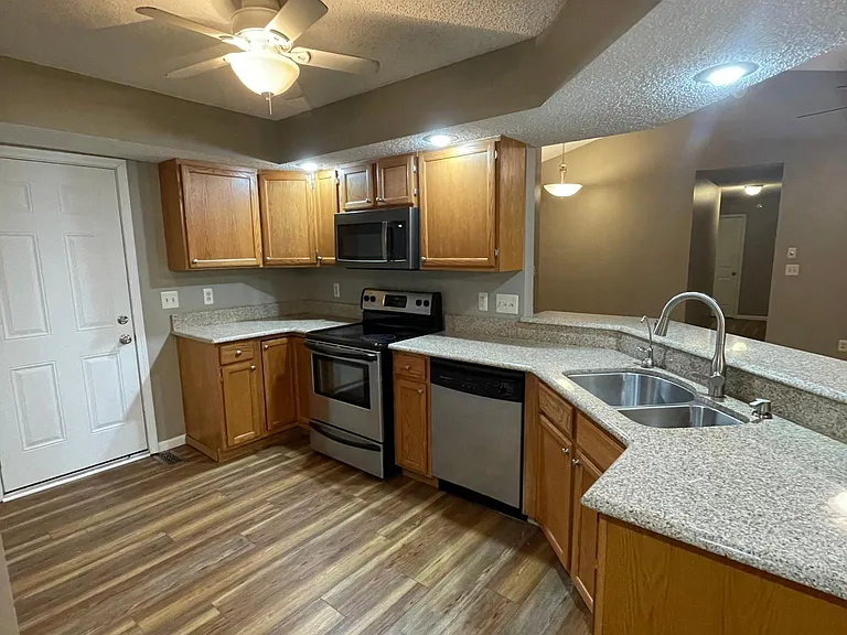 115 Spirea Point — Photo 22