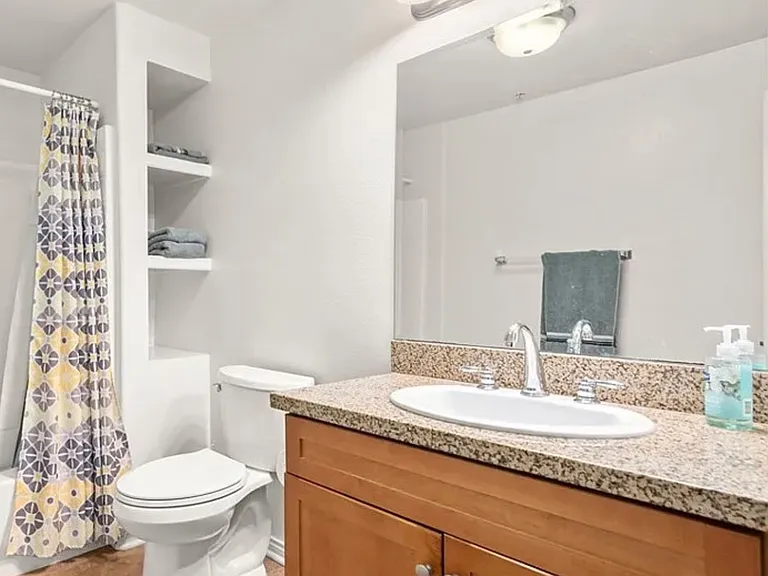 360 W Avenue 26 — Photo 7