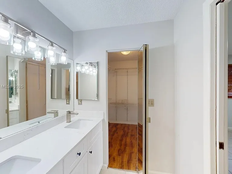 5032 SW 122nd Ter — Photo 22