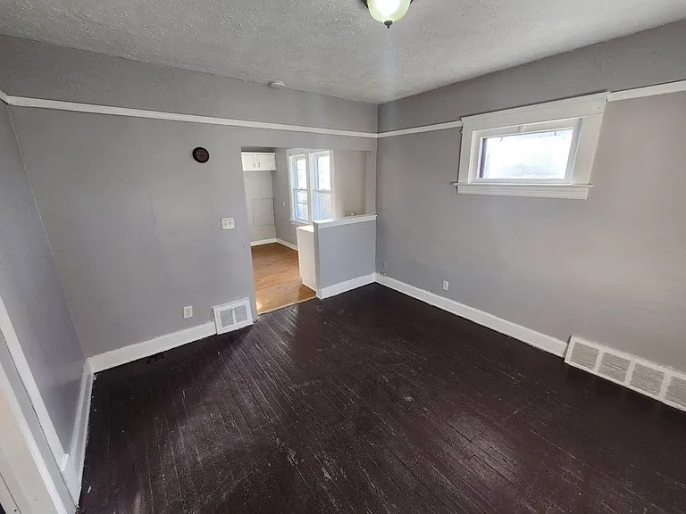 11702 Honeydale Ave — Photo 30