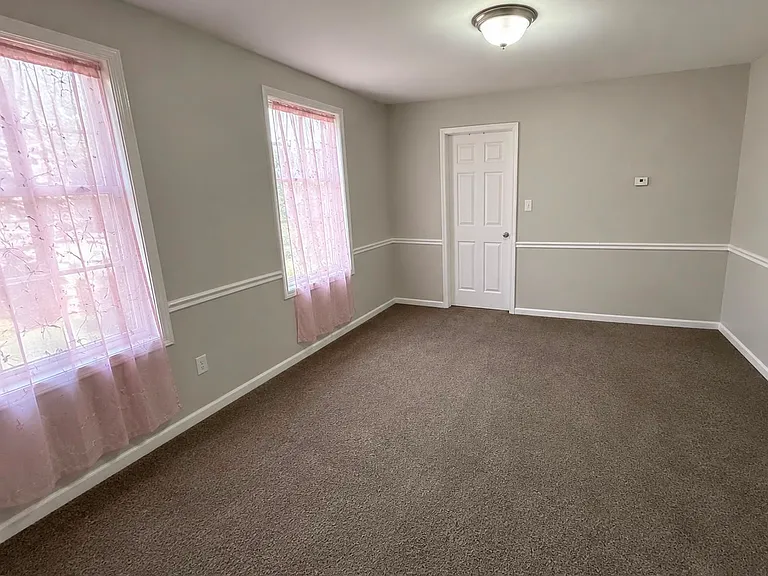 225 Washington Ave #B — Photo 3