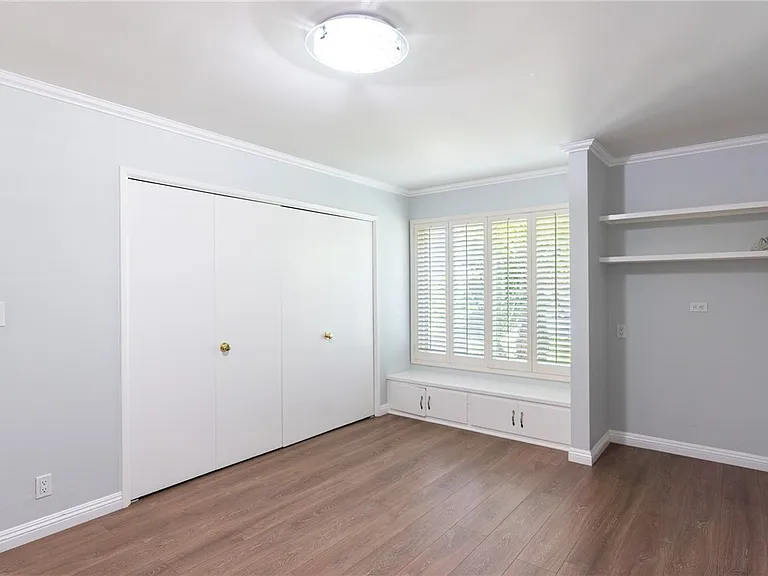 333 W Wistaria Ave — Photo 22