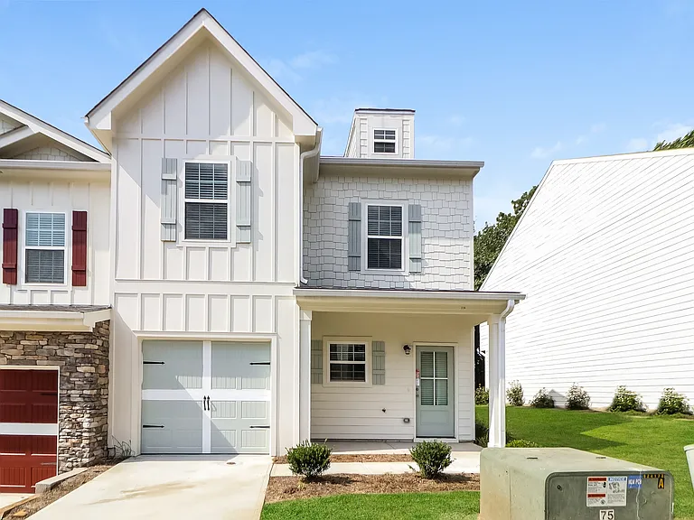 228 Riley Cir — Photo 1