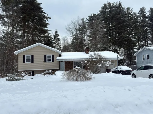 21 Whippoorwill Rd, Queensbury, NY 12804