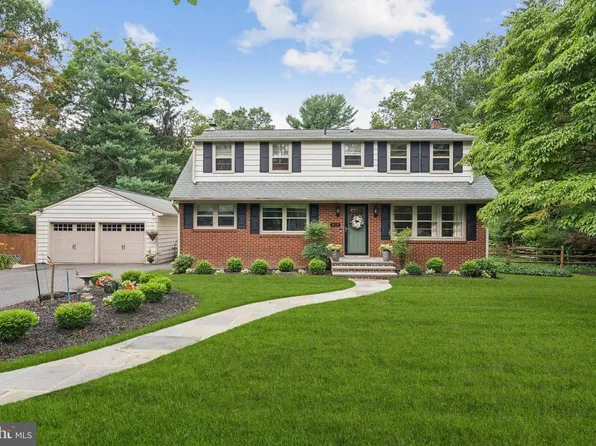 408 N Stanwick Rd, Moorestown, NJ 08057