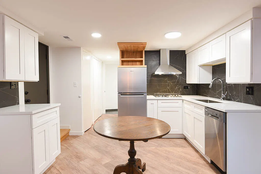 1 bed, 800 sqft, $1,700 — Photo 3