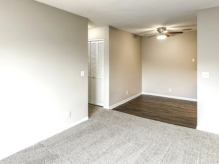 Oakwood Trail Apartments — Photo 11