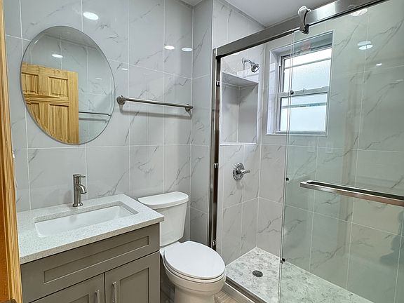 5th image of 2349 62nd St #2R