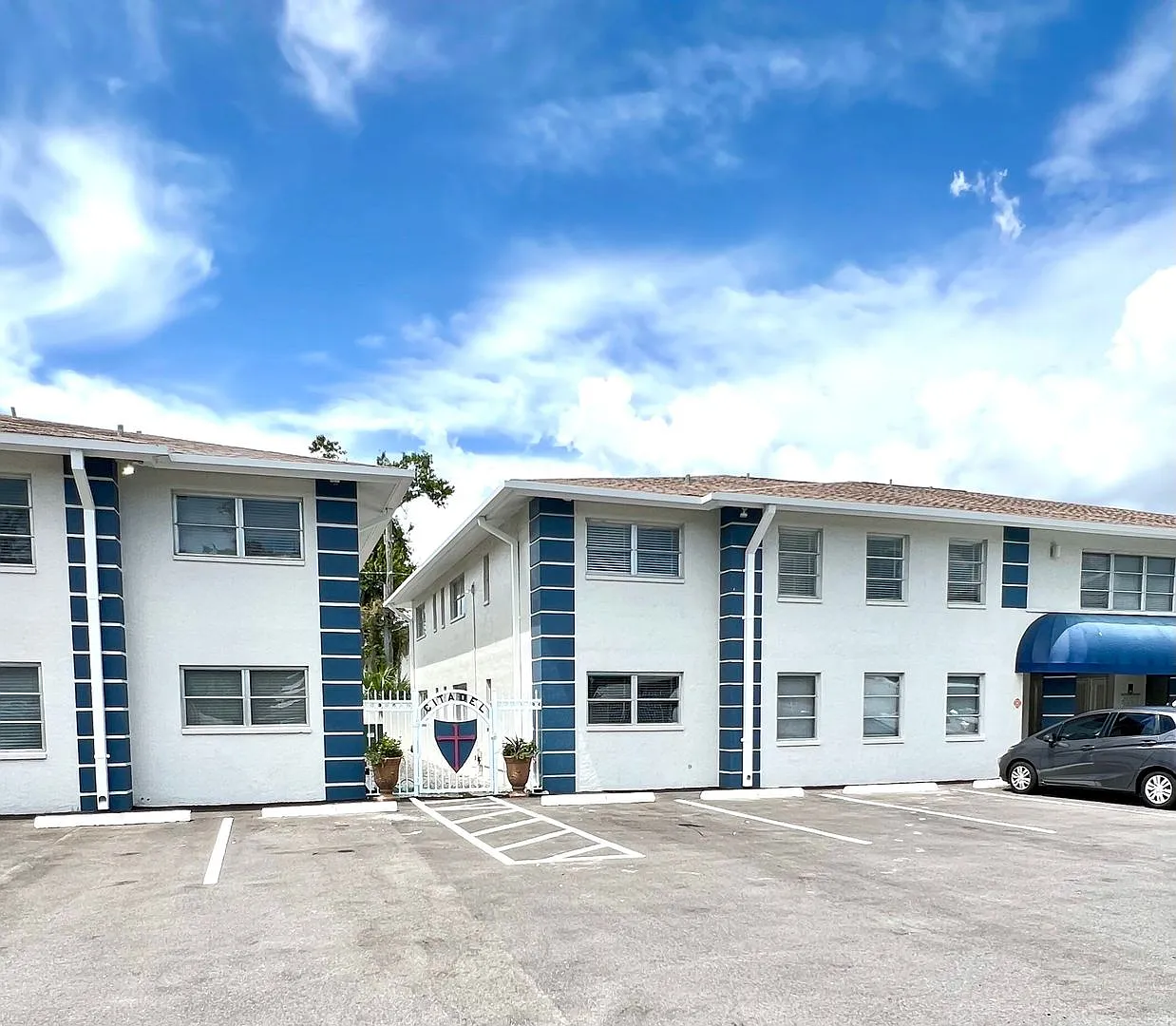 Citadel Apartments of Sarasota — Photo 1