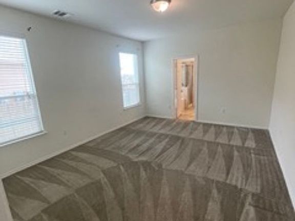 4th image of 813 Sandhill Branch Dr