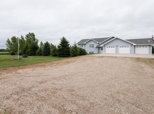 732 Shelby Ct NE, Thompson, ND 58278