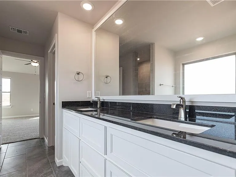 16300 Marsha Dr — Photo 14