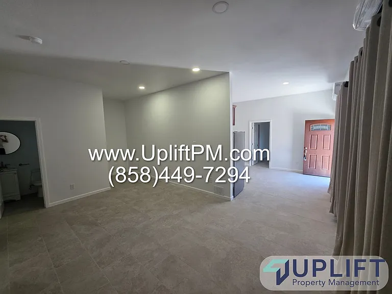 9013 Magnolia Ave — Photo 4
