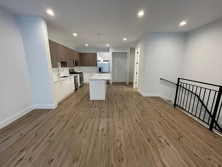2345 W Monroe St #1W — Photo 3