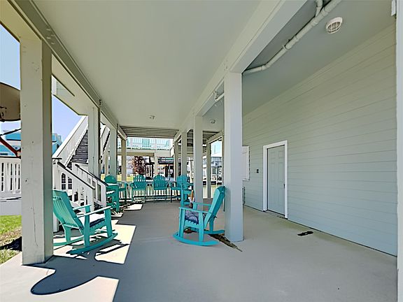 5th image of 4007 Comanche Dr