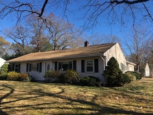 55 Balboa Dr, Springfield, MA 01119