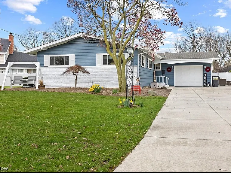 3008 Merriweather Rd — Photo 2